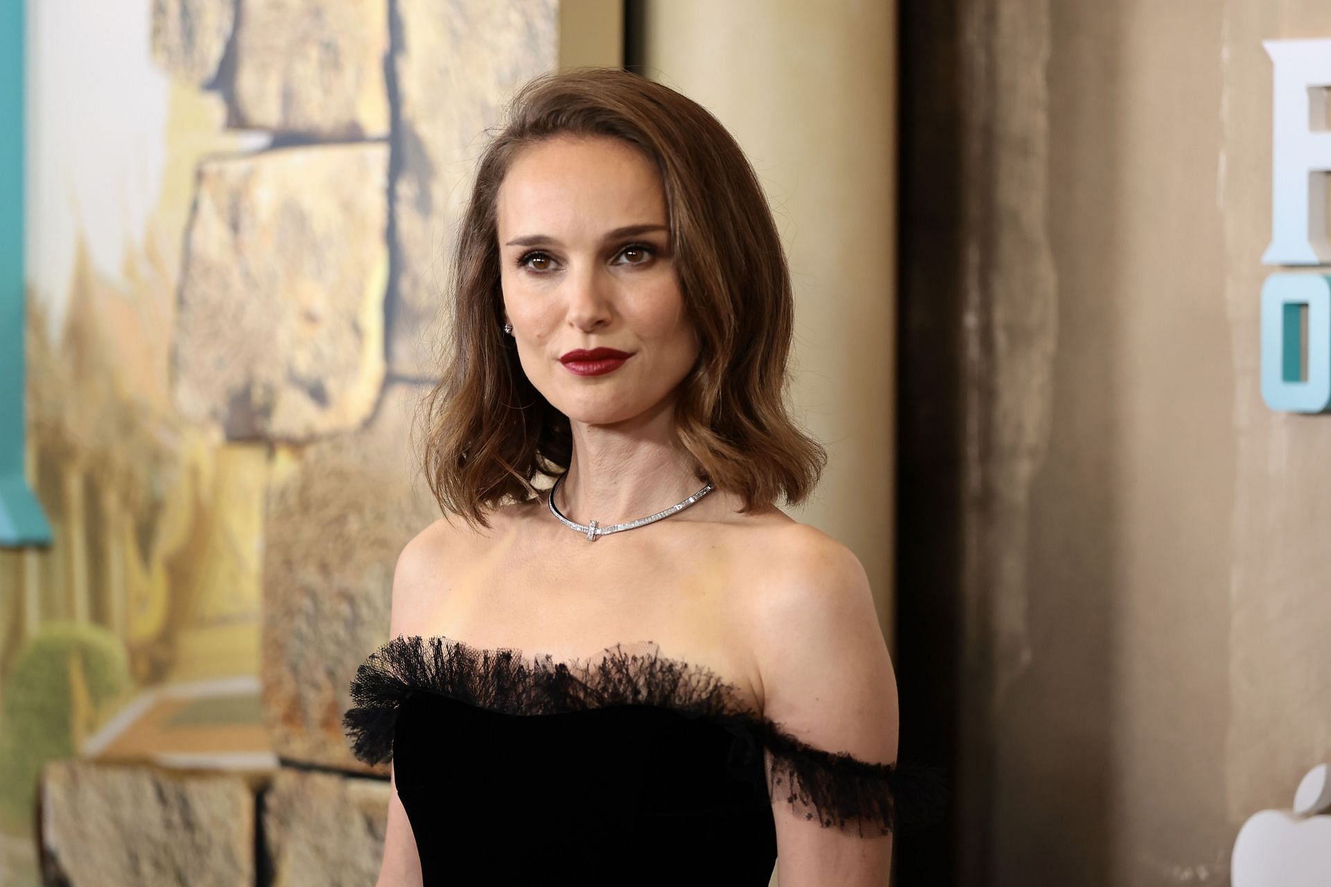 Natalie Portman attends movie premiere (Image via Getty)